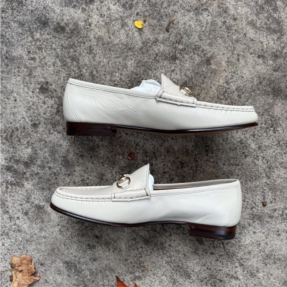 GUCCI LOAFERS NWT WHITE SIZE-8
BOX INCLUDED - Picture 3 of 9